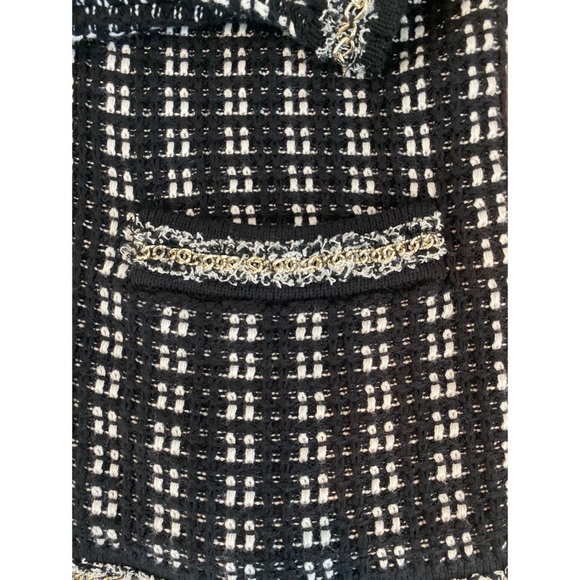 Alice+Olivia B&W Sweat with Silver Chain Accents - Picture 5 of 6